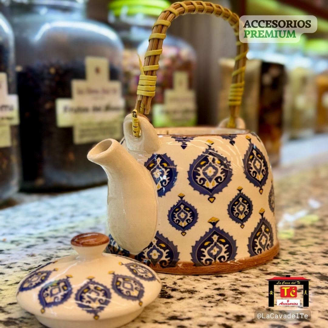 Tetera de Cerámica con Infusor – Diseño Azul